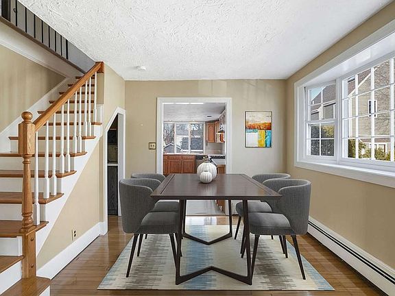 4th image of 108 Franklin Ave