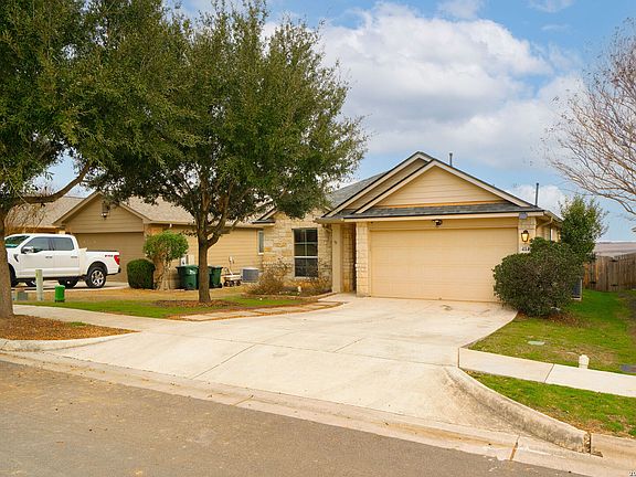 3rd image of 414 Brazoria Trl