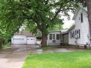 712 8th Ave NE, Waseca, MN 56093