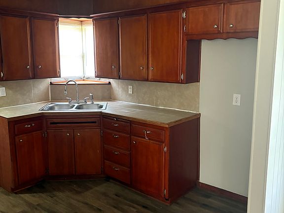 3rd image of 5412 S Rockwood Ave