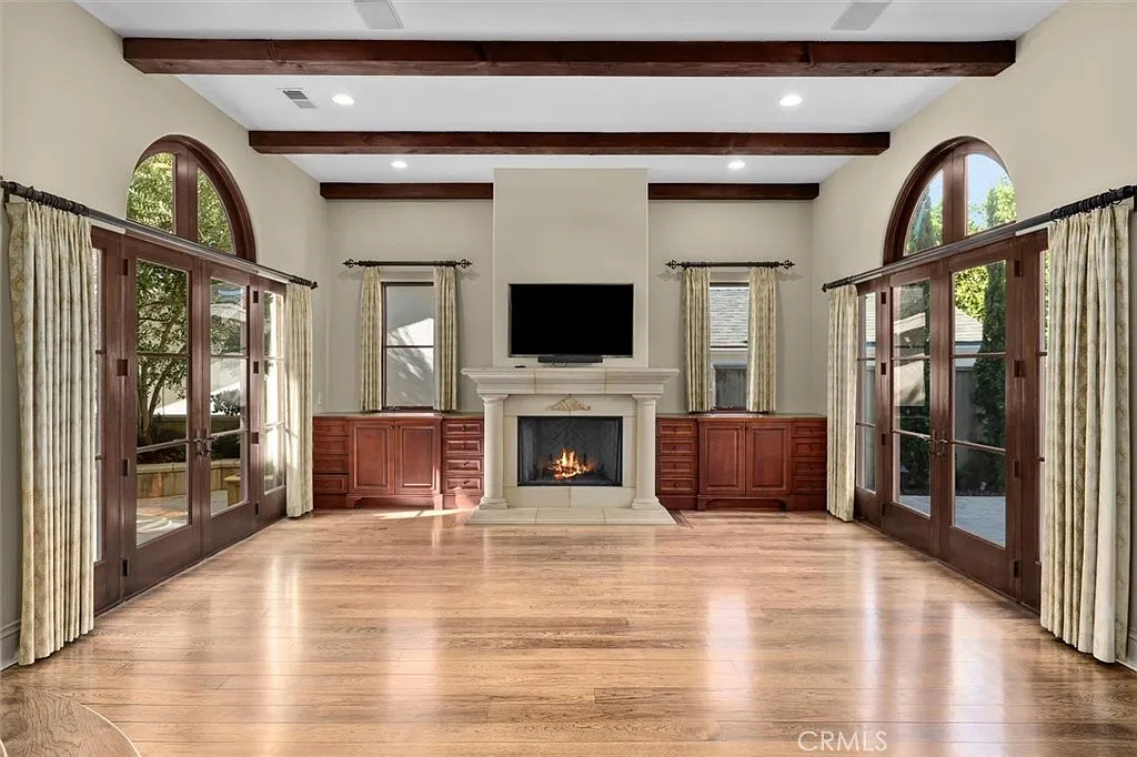5 bed, 4022 sqft, $25,000 — Photo 4