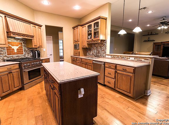 4th image of 11120 Buttercup ln