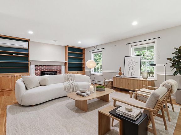 3rd image of 36 Wescott Circle