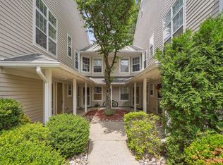 1026 Castle Rd, Mahwah, NJ 07430