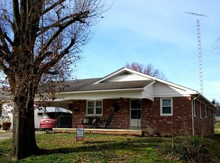 306 Sherwood Rd, Carmi, IL 62821