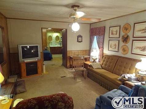 4th image of 905 Fireside Cir
