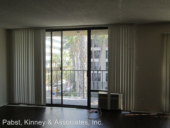 4th image of 1803 E Ocean Blvd Unit 401