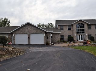 3071 E Lakeside Rd, Jamestown, ND 58401