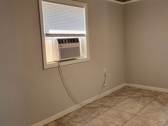 5th image of 424 Camellia Dr