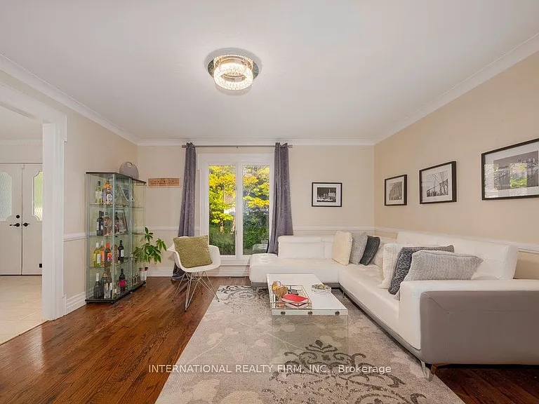 122 Willingdon Rd — Photo 6