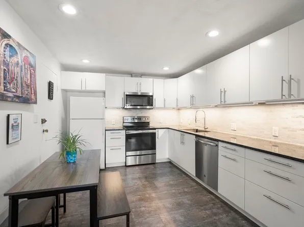 51 Warren St APT 2, Waltham, MA 02453