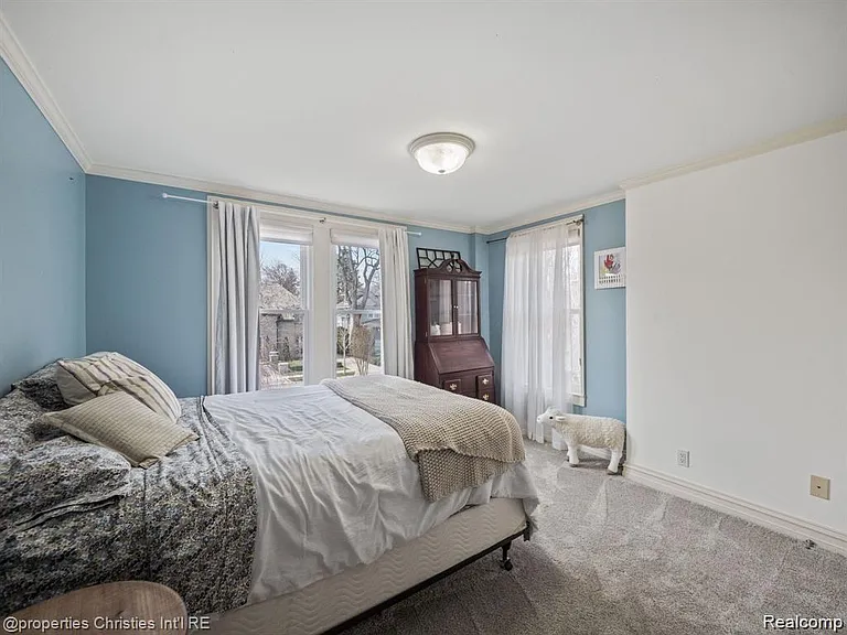 731 S Bates St — Photo 28