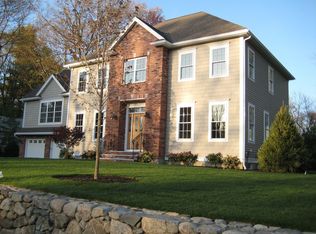 75 Fletcher Rd, Bedford, MA 01730