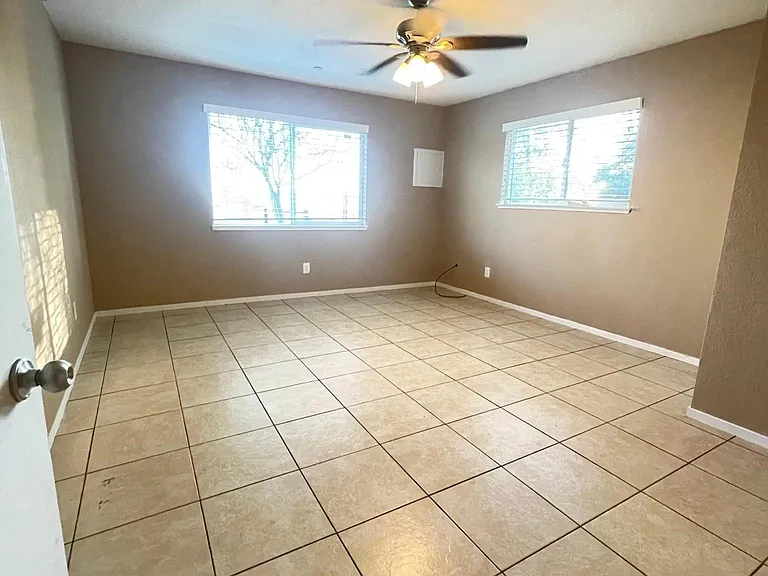 5020 E Eight Mile Rd — Photo 11