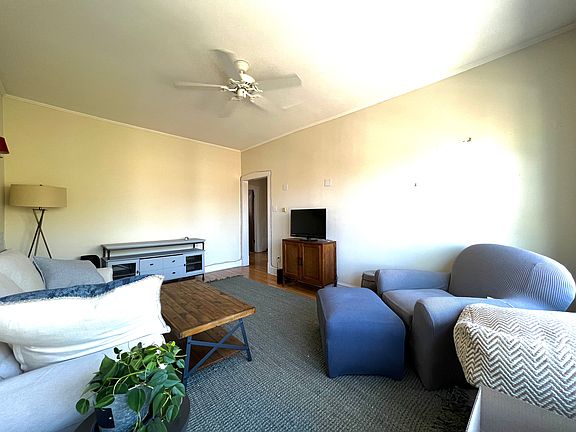 2nd image of 2611 N Dayton St APT 3