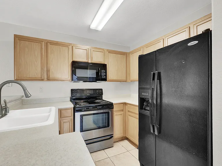 #GuardianRealty 2974 Juniper Hills #102 Las Vegas Condo Rental kitchen_08072025
