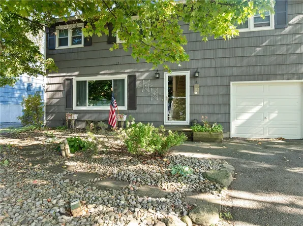 102 Harding Ave, Liverpool, NY 13088