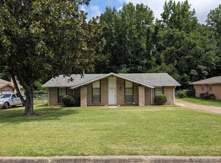 2912 McFadden Dr, Tuskegee Institute, AL 36088