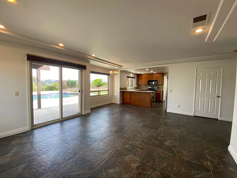 2315 Birdie St — Photo 10
