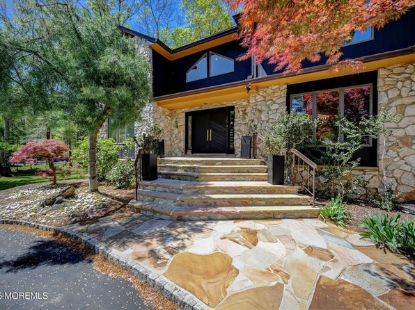 15 Evan Drive, Morganville, NJ 07751