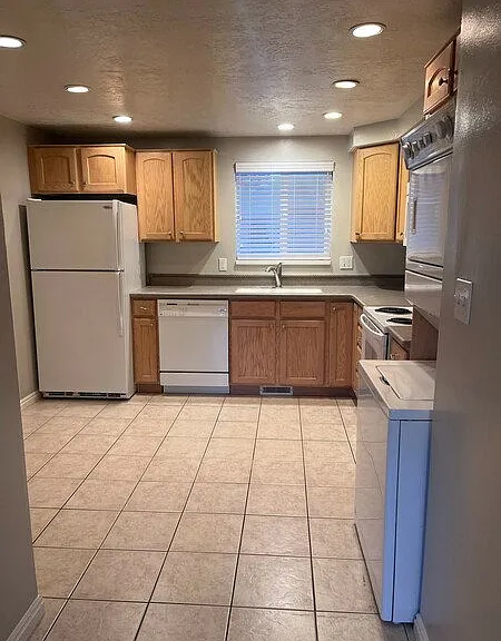 1627 S 740 E #1627 — Photo 2