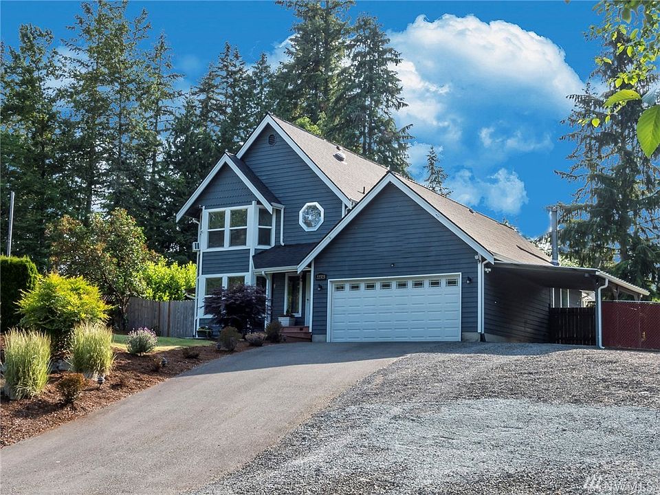 Welcome home!  Perfectly placed on a cul-de-sac at the end of a dead-end street.  2-car garage plus carport.  New roof in 2016. 