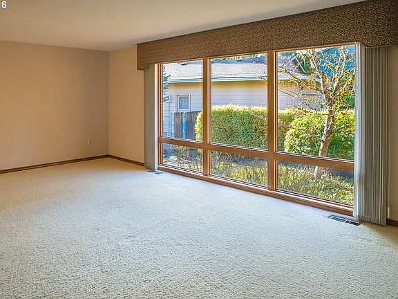3rd image of 5472 SE Sierra Vista Dr