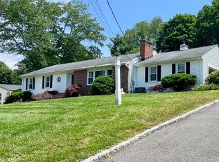 523 Overlook Dr, Orange, CT 06477