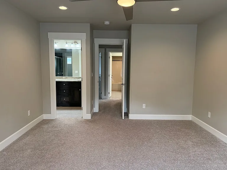 1508 N Western Ave — Photo 16