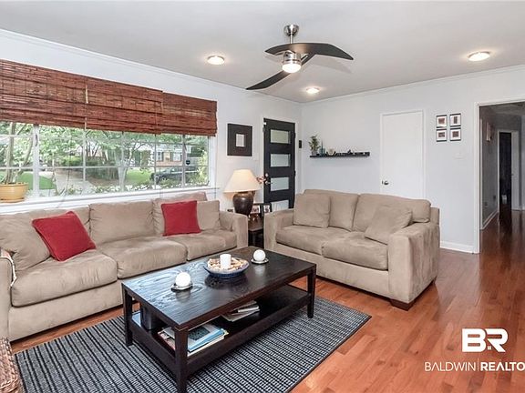5th image of 605 W Barksdale Dr