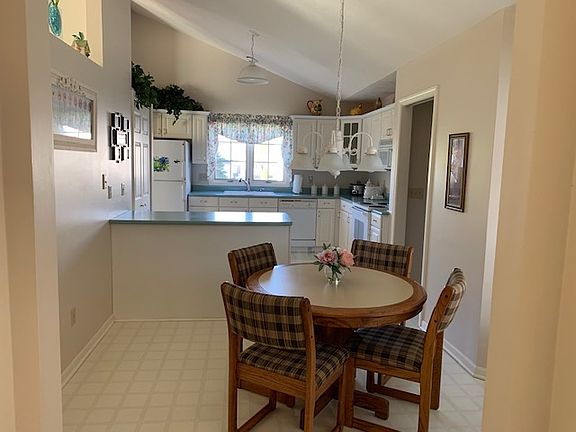 4th image of 820 Eagle Cove Dr