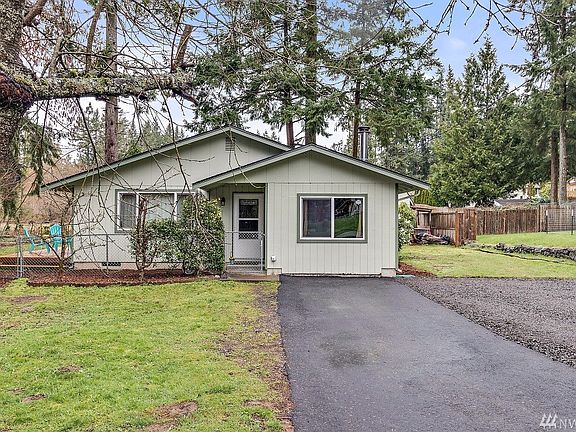 2nd image of 2035 SE Hillwood Ln