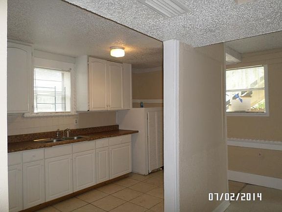 4th image of 3933 Boulevard #1