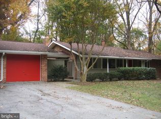 8 Carderock Ct, Bethesda, MD 20817
