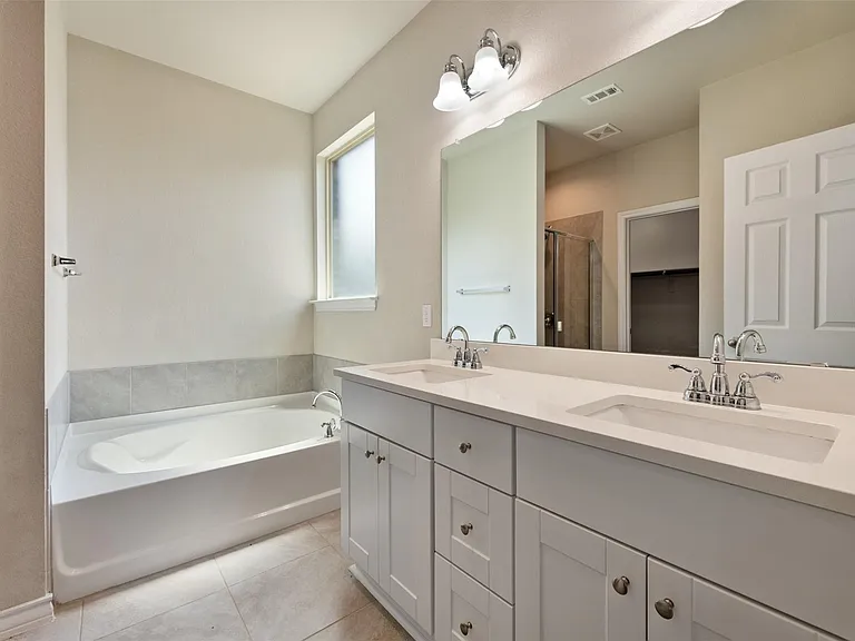 4004 Harbor Point Dr — Photo 24