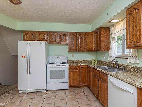 3rd image of 10310 Greenview Ave