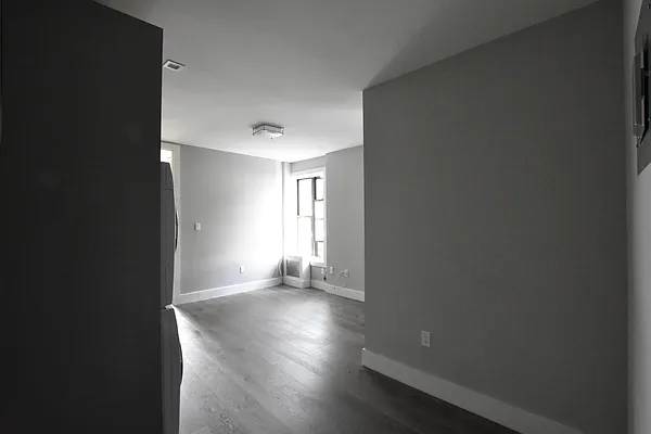 Rented by Clove Realty LLC | media 9