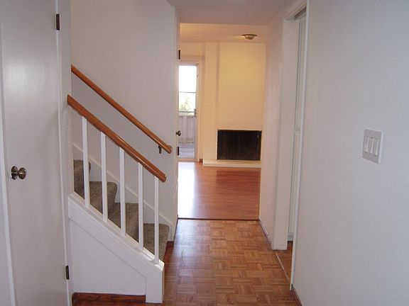 4th image of 170 Darby Pl