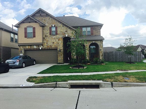 Oversized corner lot