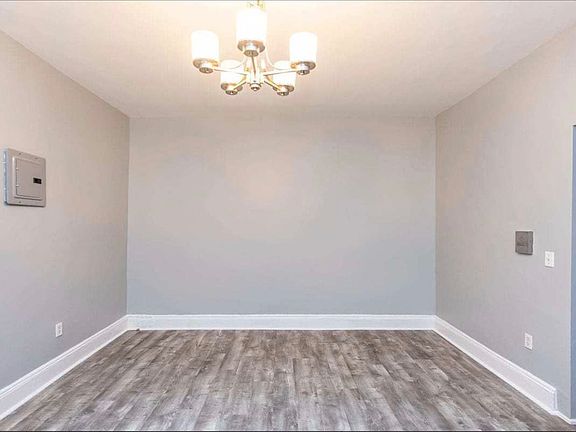 3rd image of 30-13 Broadway #3R