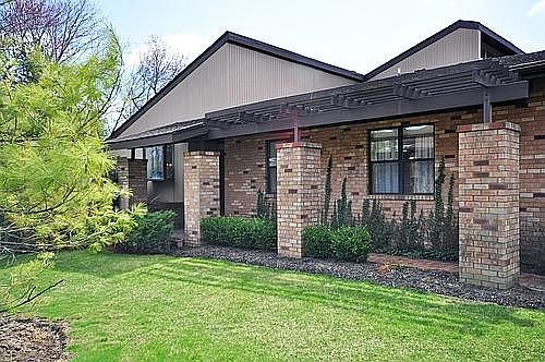 1st image of 6 Woodcrest Dr Unit 6