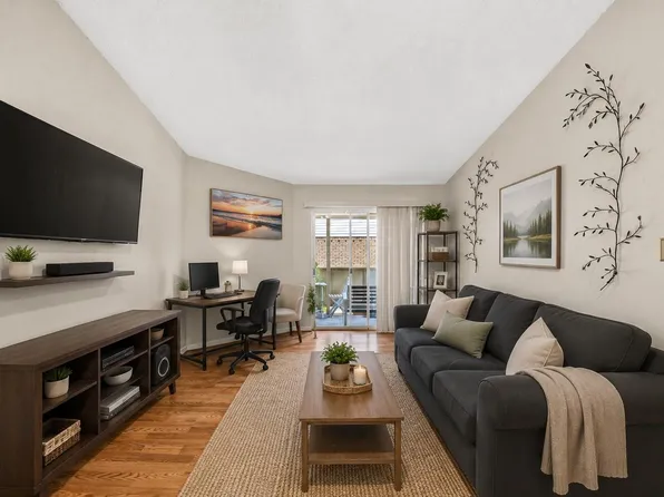 2120 El Paseo St APT 604, Houston, TX 77054