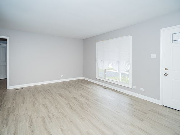 3rd image of 22521 Brookwood Dr