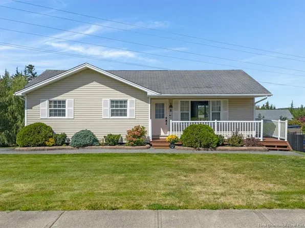 8 Erin Ct, Saint John, NB E2M 5S7