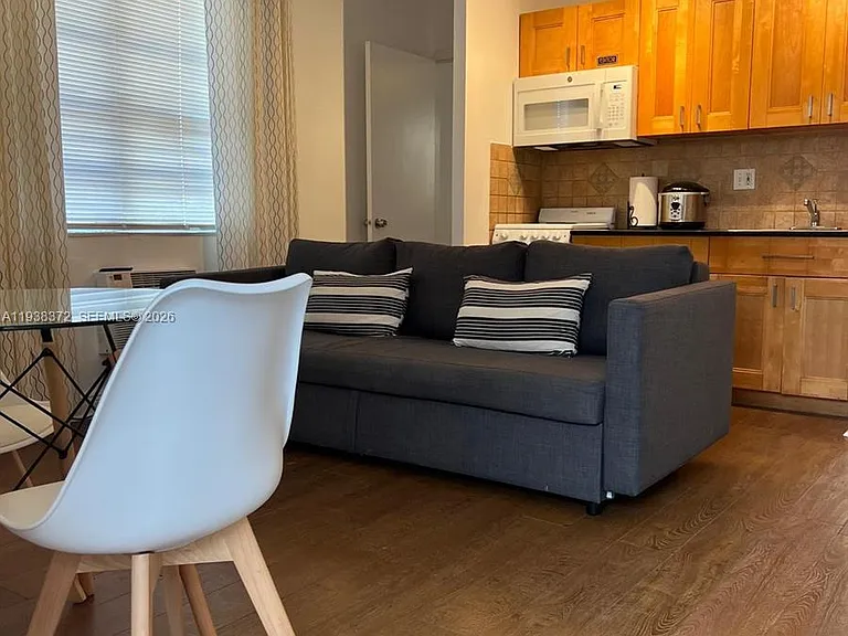 740 Michigan Ave #5 — Photo 1