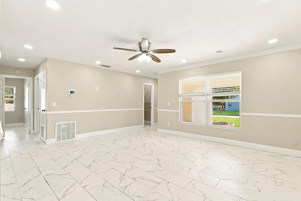 3 bed, 2.0 bath, 1154 sqft, $1,910 — Photo 3