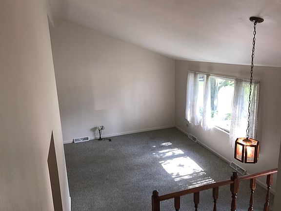 5th image of 1423 N Park Dr