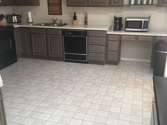 5th image of 1720 Plaza Dr