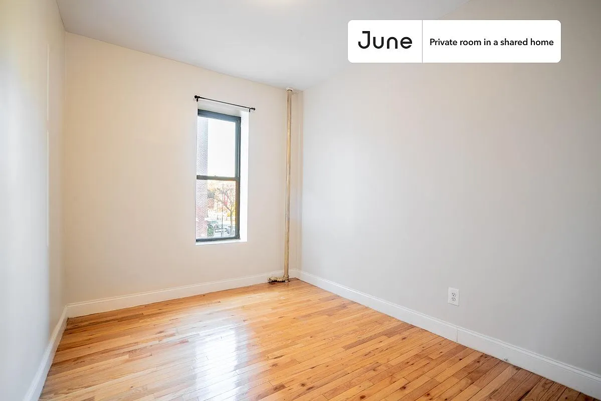 Full bedroom in 4 bed/1 bath home in Central Harlem #1653 C — Photo 2