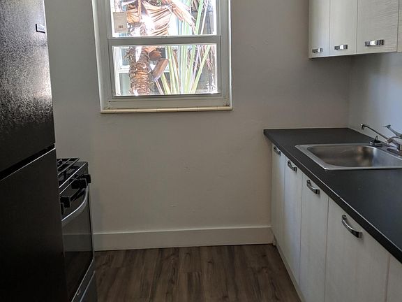 5th image of 1537 Jefferson Ave APT 12